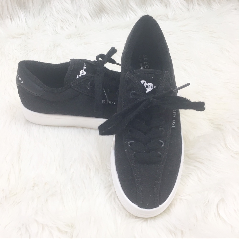 ⤵️$30 Skechers Womens Black Fashion Canvas Sneaker